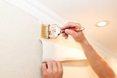 Pose de papier peint à Garlan — revêtements muraux et toiles de verre
